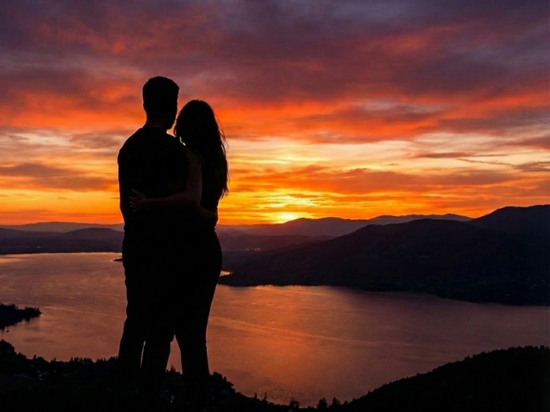 amor pordo sol casal - Criador de frases online